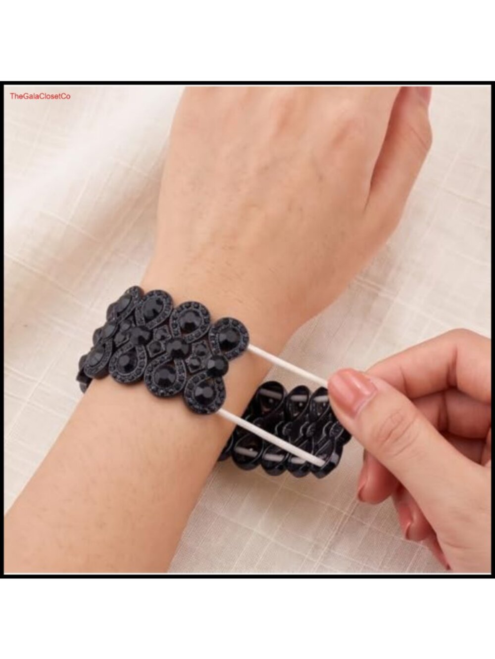Infinity Shape Rhinestone Stretch Bracelet Evening Party Jewelry - Picture 3 of 6